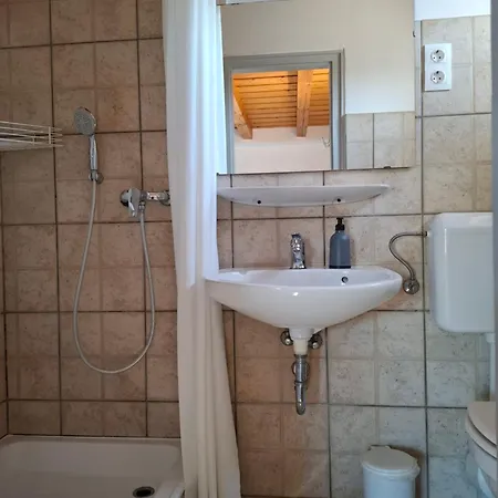 Familia Apartmanhaz