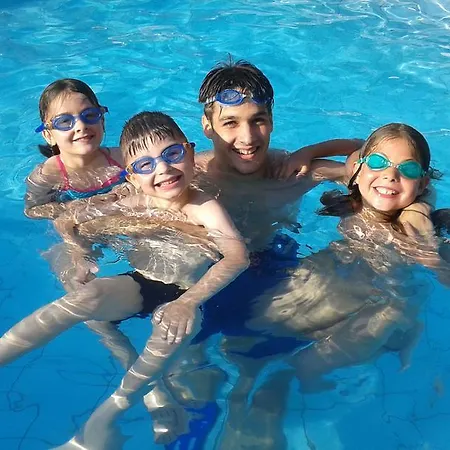 Familia Apartmanhaz קסזטלי