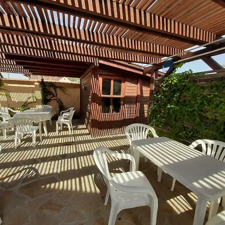 Familia Apartmanhaz * קסזטלי