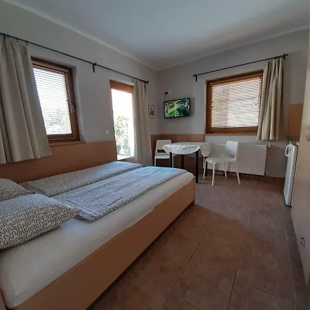 Familia Apartmanhaz