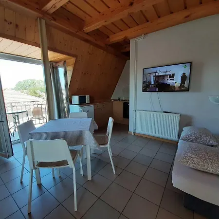 Familia Apartmanhaz