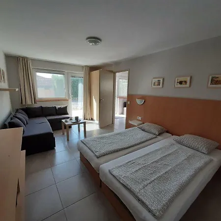Familia Apartmanhaz