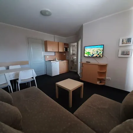 Familia Apartmanhaz
