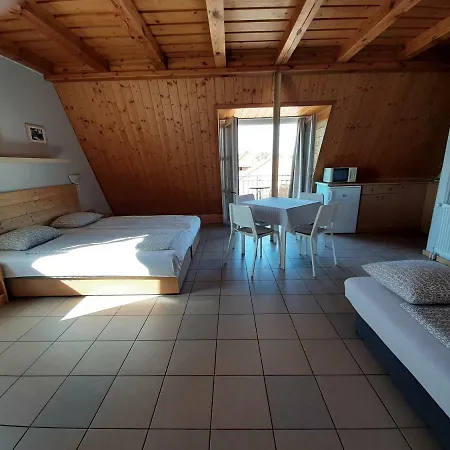 Apartment Familia Apartmanhaz Keszthely
