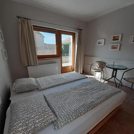 Apartment Familia Apartmanhaz